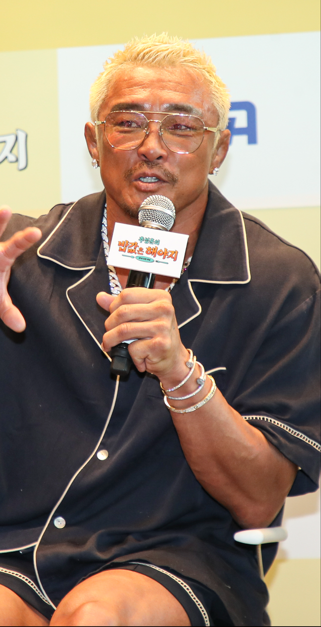 추성훈이 전 세계 ‘아조씨’들과 함께 땀 흘리는 리얼 노동 여행기 ‘추성훈의 밥값은 해야지’