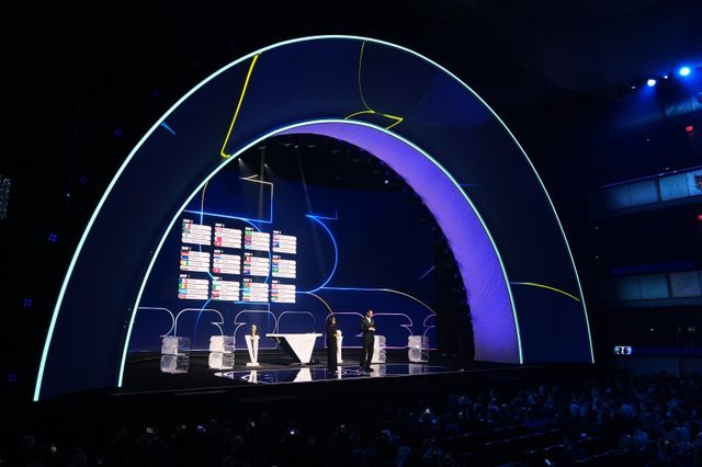 한국은&nbsp;6일(한국시간) 미국 워싱턴DC 케네디센터에서 진행된 2026북중미월드컵 조추첨식을 통해 A조에 배치됐다. 멕시코, 남아공, 유럽 지역예선 PO 승자와 32강 토너먼트 진출을 놓고 다투게 됐다.&nbsp;워싱턴｜AP뉴시스