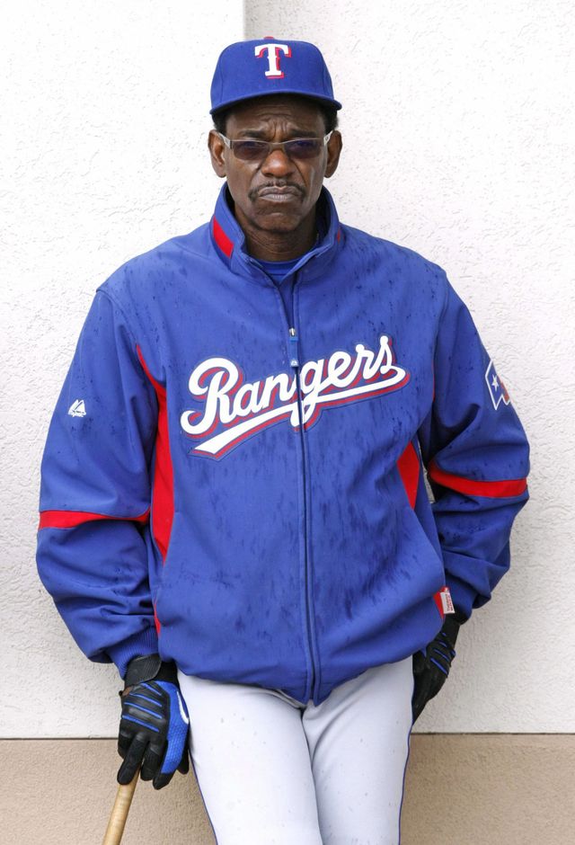 글로벌 스포츠 매체&nbsp;‘ESPN은 5일(한국시간) “워싱턴 전 감독이 샌프란시스코 코치로 합류해 내야 수비 파트를 담당할 예정”이라고 보도했다. 그는 텍사스 레인저스와 에인절스 사령탑을 맡기 전 오랜 기간 3루 코치로 활동하며 경험을 쌓은 바 있다. AP뉴시스