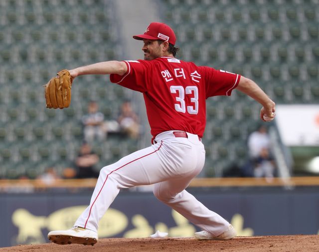 KBO는 폰세, 와이스, 앤더슨(사진) 등 세 명의 선수를 MLB로 역수출했다. 이들은 한국 무대서 성장하며 MLB 성공 신화를 꿈꾼다. 뉴시스