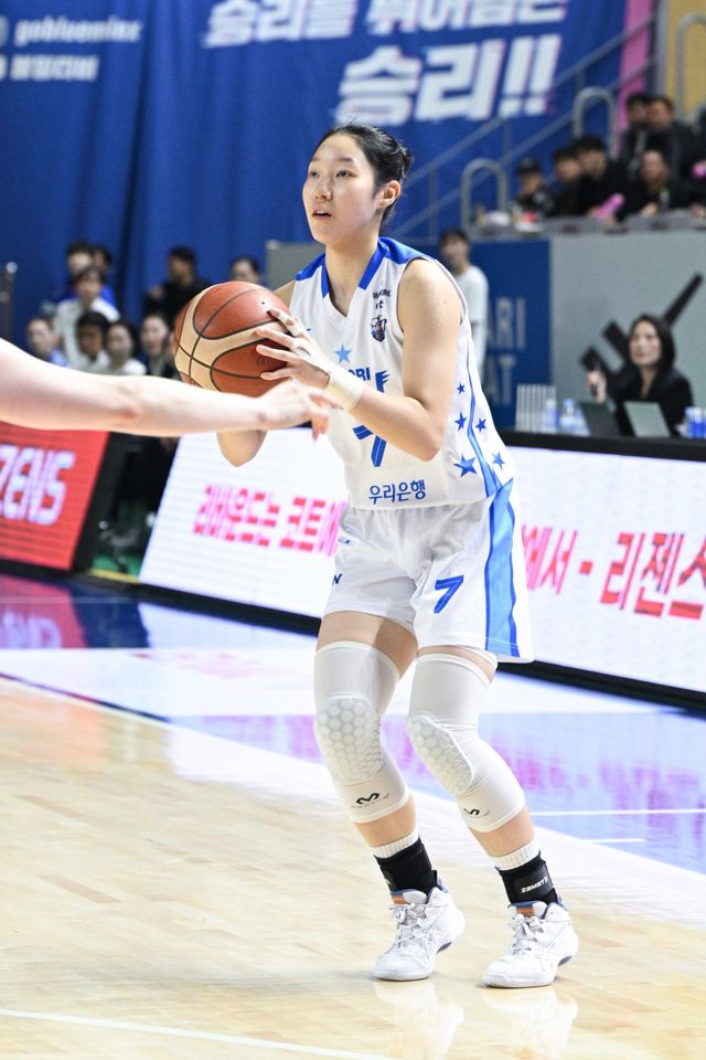 우리은행 이민지는 7일 용인서 열린 삼성생명전에서 한 시즌 개인 최다 득점인 14점을 기록하며 연패 탈출에 앞장섰다. 사진제공｜WKBL