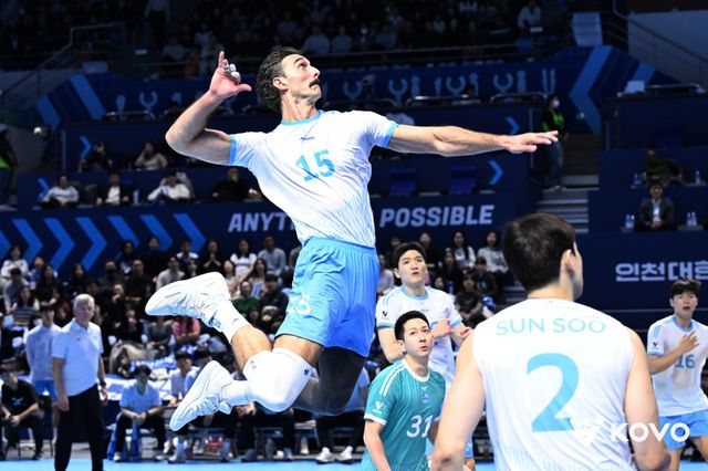 대한항공 러셀이 7일 인천 계양체육관에서 벌어진 삼성화재와 V리그 3라운드 홈경기 도중 공격하고 있다. 사진제공│KOVO