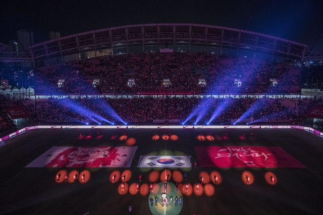 축구대표팀은 과거 월드컵을 앞두고 국내에서 평가전을 겸한 출정식을 진행해왔으나 북중미월드컵에선 촉박한 일정으로 패스하기로 했다. 2018년 러시아 대회를 앞둔 그해 6월 1일 전주월드컵경기장에서 진행된 대표팀 출정식 전경. 사진제공｜대한축구협회