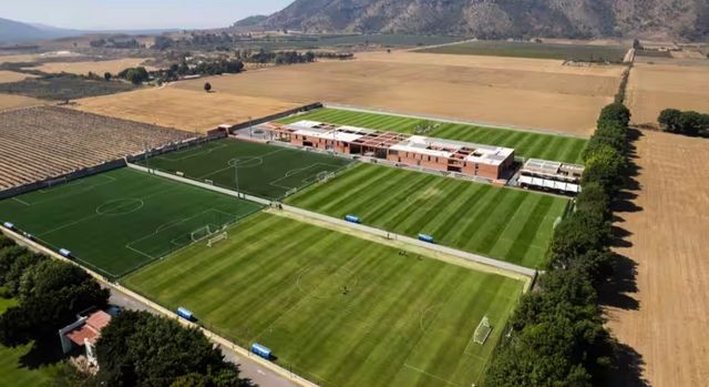 축구대표팀은 북중미월드컵 선전을 위해 고지대 적응이라는 필수 과제를 안고 있다. 조별리그 1, 2차전이 멕시코 고지대 과달라하라에서 펼쳐진다. FIFA가 각 출전국 협회에 제공한 이 지역 베이스캠프 후보지 중 하나인 과달라하라 아카데미아 아틀라스 전경. 사진출처｜FIFA 홈페이지