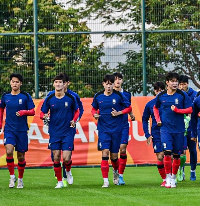 14일 시리아와 2025 AFC 아시안컵 조별리그 D조 1차전을 앞두고 훈련 중인 U-20 대표팀 선수단. 사진출처｜KFA SNS