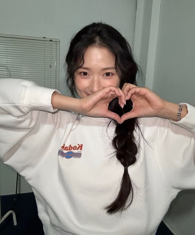 사진출처=김혜윤SNS