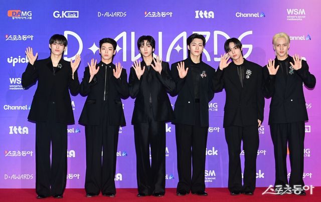 스포츠동아가 주최하고 ‘유픽과 함게하는 제1회 디 어워즈(D Awards with UPICK)’(주최: 스포츠동아, WSM · 주관: UPICK, WSM · 후원: G.K Link, ITTA)가 22일 고려대학교 화정체육관에서 열렸다. 82메이저가 포즈를 취하고 있다. 주현희 기자 teth1147@donga.com