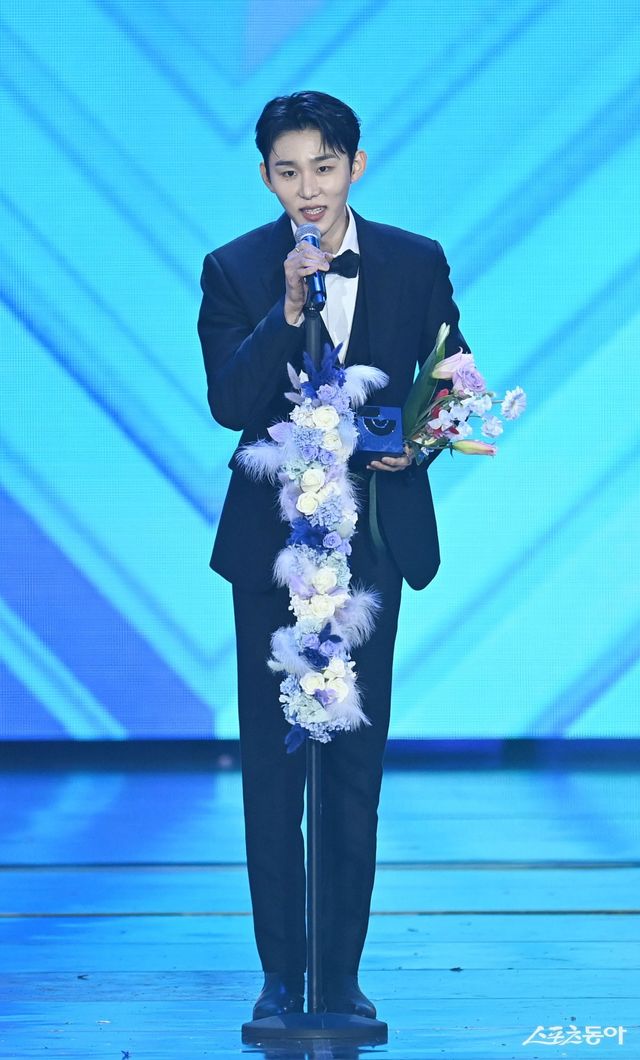 스포츠동아가 주최하고 ‘유픽(upick)’과 WSM이 주관하는 ‘유픽과 함께 하는 제1회 디 어워즈(D Awards with upick)’(주최: 스포츠동아, WSM · 주관: UPICK, WSM · 후원: G.K Link, ITTA)가 22일 서울 고려대학교 화정체육관에서 개최됐다. 디 어워즈 임팩트(D*AWARDS IMPACT)를 수상한 서범준이 수상 소감을 밝히고 있다. 주현희 기자 teth1147@donga.com