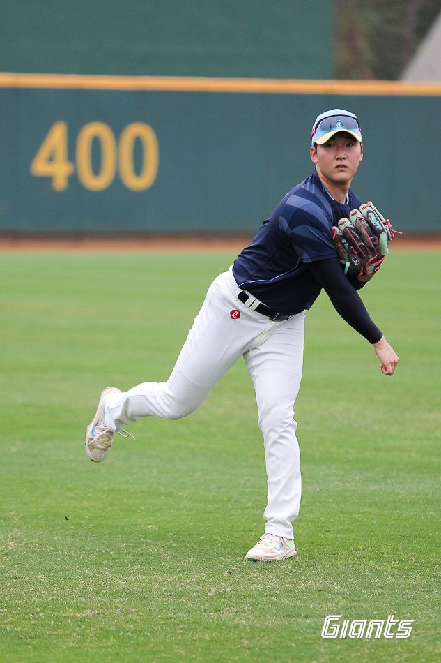 롯데 최준용이 스프링캠프 도중 팔꿈치 부상으로 귀국했다. 대만 타이난 아시아-태평양국제야구훈련센터에서 훈련하던 최준용. 사진제공｜롯데 자이언츠