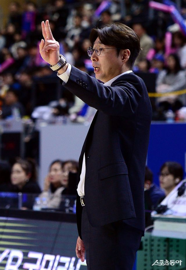 KB스타즈 김완수 감독. 스포츠동아 DB