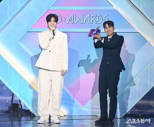 스포츠동아가 주최하고 ‘유픽(upick)’과 WSM이 주관하는 ‘유픽과 함께 하는 제1회 디 어워즈(D Awards with upick)’(주최: 스포츠동아, WSM · 주관: UPICK, WSM · 후원: G.K Link, ITTA)가 22일 서울 고려대학교 화정체육관에서 개최됐다. D테일 어워즈를 수상한 킥플립 민제가 소감을 말하고 있다. 주현희 기자 teth1147@donga.com