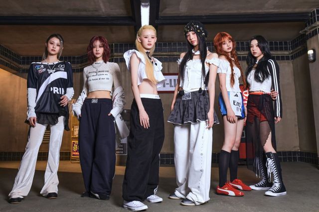 왼쪽부터 위엔(YUAN), 씬(XXIN), 리리(LILI), 아야코 (AYAKO), 니코(NICO), 아연(AYEON), 사진 제공 : 텐엔터테인먼트