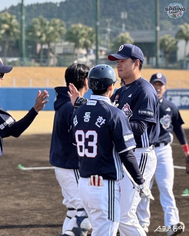 이영하(오른쪽). 사진제공｜두산 베어스