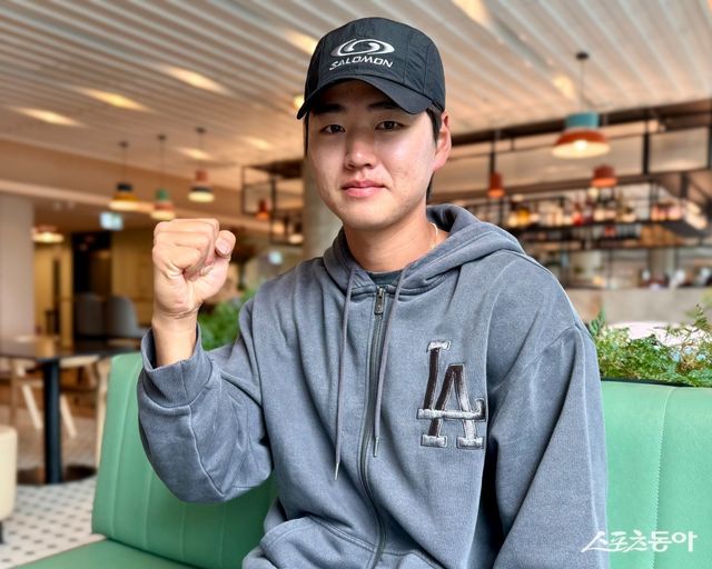 KT 윤준혁이 3일 호주 질롱에서 스포츠동아와 인터뷰를 한 뒤 포즈를 취하고 있다. 질롱(호주)｜김현세 기자 kkachi@donga.com