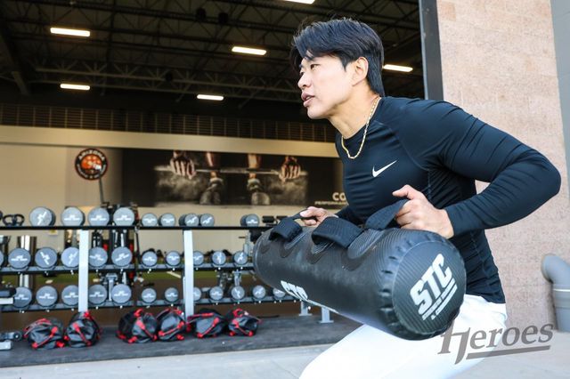 미국 애리조나주 메사 스프링캠프에서 훈련 중인 송성문.&nbsp;사진제공｜키움 히어로즈