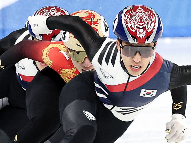 8일(현지시간) 중국 헤이룽장성 하얼빈 빙상훈련센터 다목적홀에서 열린 하얼빈 동계아시안게임 쇼트트랙 남자 1,500m 결승에서 박지원이 역주하고 있다. 2025.2.8/뉴스1 ⓒ News1 이승배 기자