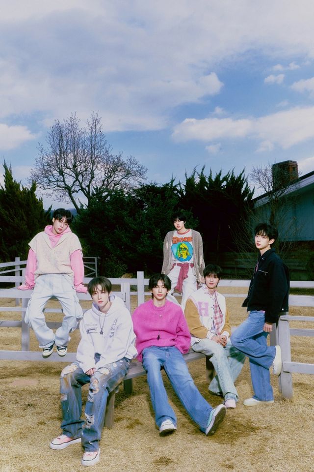 [사진 = 소속사 제공]