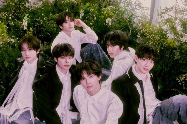 [사진 = 소속사 제공]