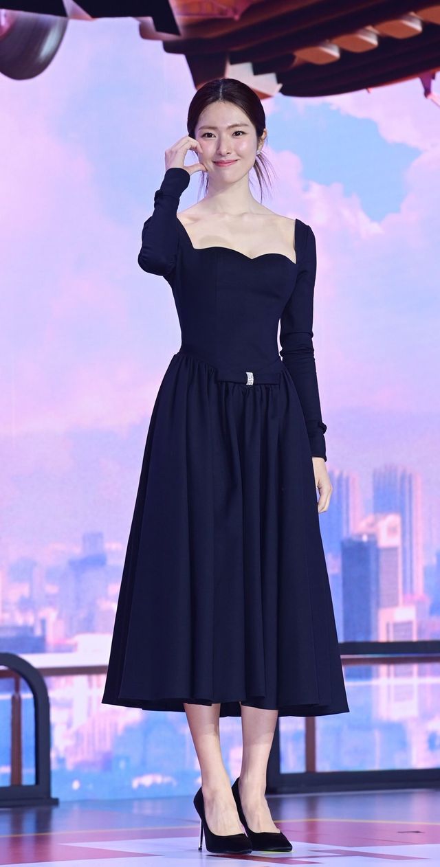 배우 하영이 21일 서울 강남구 삼성동 그랜드인터컨티넨탈 서울파르나스에서 열린 넷플릭스 ‘중증외상센터’ 제작발표회에 참석해 포즈를 취하고 있다. 주현희 기자 teth1147@donga.com