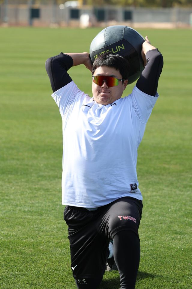 발목을 다쳐 스프링캠프 도중 귀국한 LG 장현식의 복귀 일정이 확정됐다. 정해진 스케줄을 모두 소화하면 정규시즌 개막전 등판도 가능하다. 사진제공｜LG 트윈스