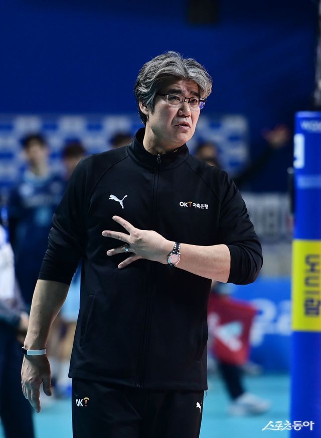 OK저축은행은 오기노 마사지 감독 체제에서 지난 2시즌 동안 온탕과 냉탕을 오갔다. OK저축은행은 오기노 감독이 지난 시즌 팀을 챔피언 결정전 준우승으로 이끈 점은 높게 평가하나, 올 시즌 최하위로 추락한 책임도 짚고 넘어갈 계획이다. 스포츠동아DB