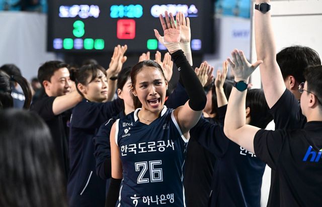 도로공사 후반기 반등의 중심은 아시아쿼터 공격수 타나차(26번)다. 도로공사는 타나차와 다음 시즌도 함께 하겠다는 계획이다. 사진제공｜KOVO