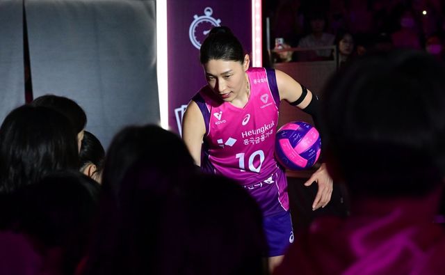 ‘배구여제’ 김연경은 올 시즌을 끝으로 은퇴한다. 흥국생명이 정규리그 1위로 챔프전에 오른 가운데, 그가 챔프전 우승과 7번째 MVP 타이틀까지 거머쥐면 화려하게 작별할 수 있다. 사진제공｜KOVO