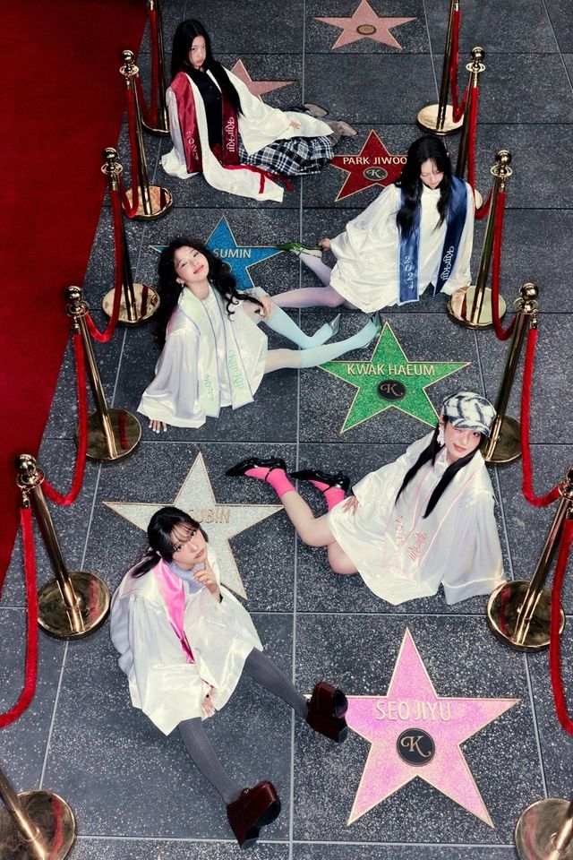 [사진 = KiiiKiii 공식 SNS ]