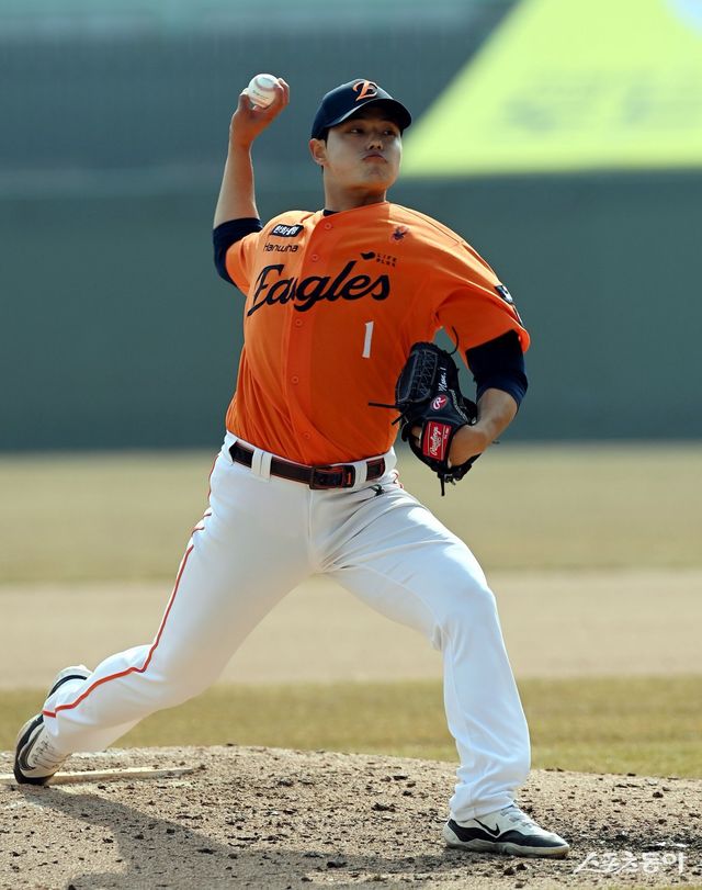 한화 문동주가 27일 잠실구장에서 열리는 LG와 원정경기에 선발등판한다. 스포츠동아DB