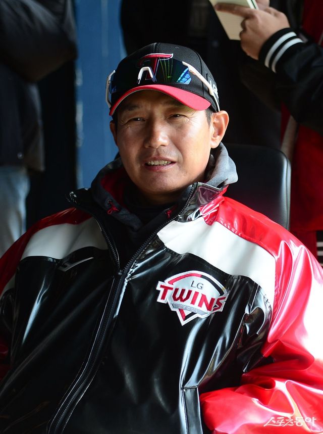 염경엽 LG 감독은 첫 선발등판을 성공적으로 마친 손주영의 새로운 루틴을 언급하며 선수 스스로 움직여 훈련하고 루틴을 정립해 좋은 경기력을 발휘하는 문화가 LG에 안착하길 바랐다. 스포츠동아DB