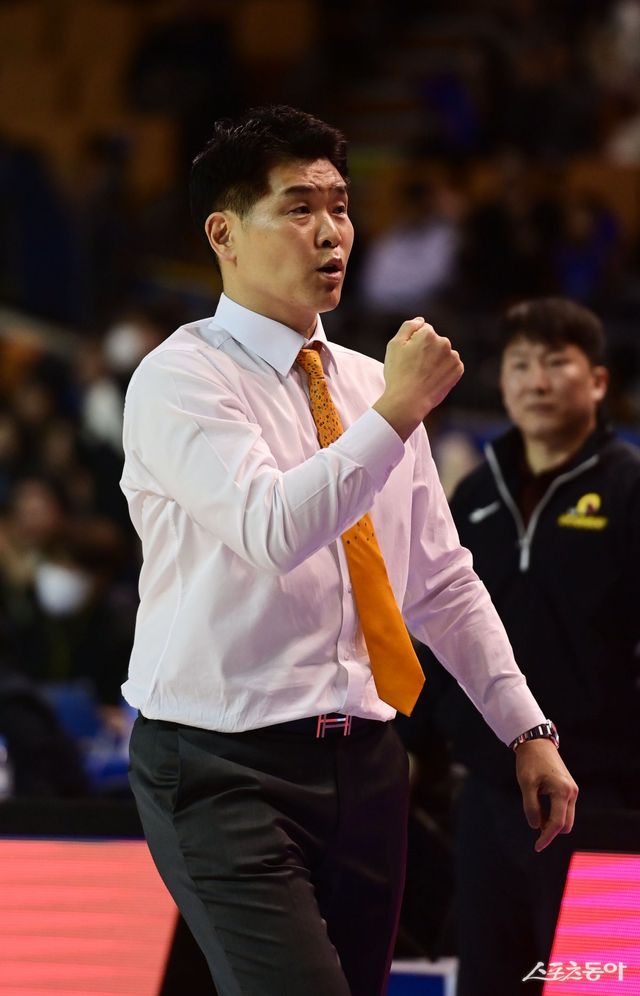 정규리그 2위로 4강 PO 직행을 노리는 LG가 중요한 원정 3연전을 치른다. 주현희 기자 teth1147@donga.com