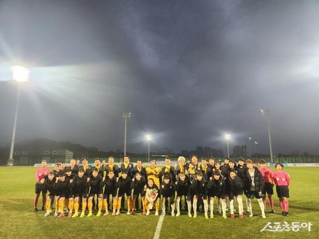 27일 세종시민운동장에서 홈 개막전을 마친 스포츠토토여자축구단. 사진 제공｜스포츠토토코리아