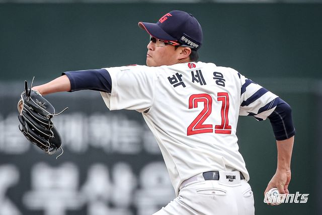 롯데 박세웅이 29일 사직 KT전에 선발등판해 역투하고 있다. 사진제공｜롯데 자이언츠