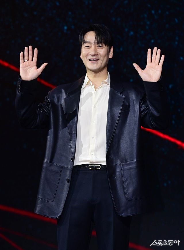 배우 박해수가 31일 서울 종로구 JW메리어트동대문스퀘어에서 열린 넷플릭스 시리즈 ‘악연’ 제작발표회에 참석해 포즈를 취하고 있다. 주현희 기자 teth1147@donga.com