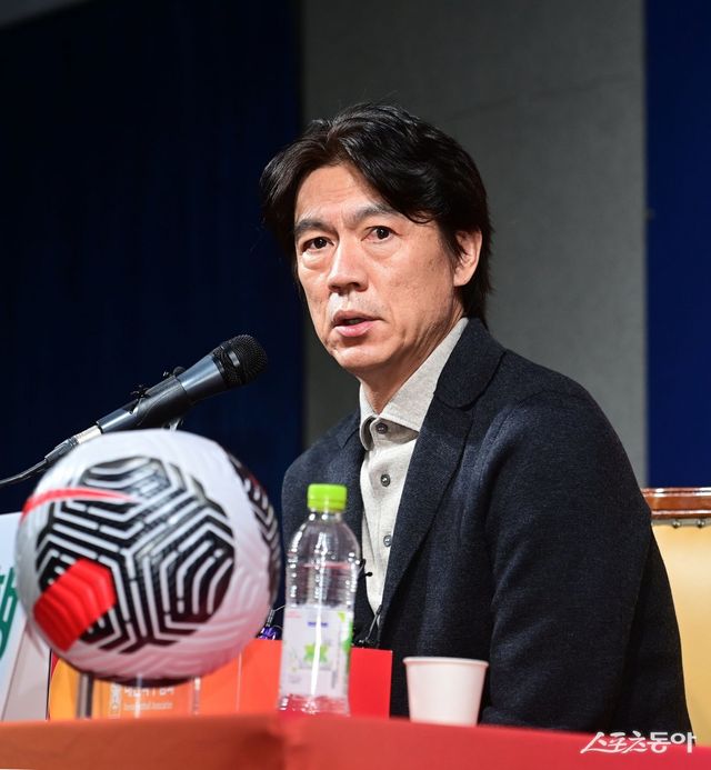 홍명보 축구국가대표팀 감독은 지난해 여름 취임 후 꾸준히 새 얼굴을 발탁하며 치열한 내부경쟁을 유도했다. 3월 대표팀 소집에선 누가 홍 감독의 선택을 받을지 궁금하다. 스포츠동아DB
