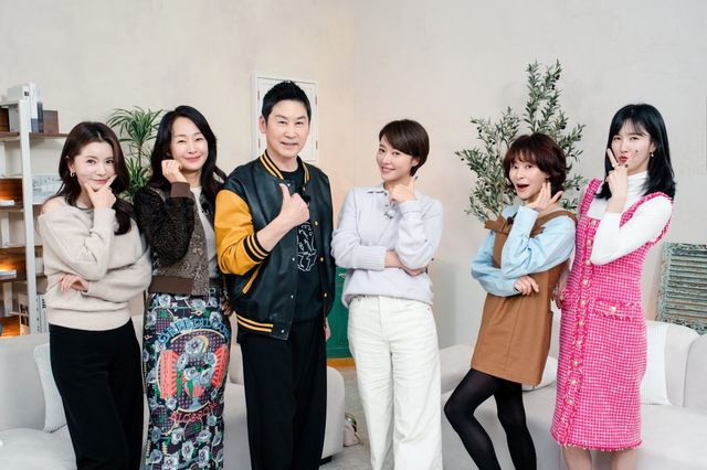 장서희, 명세빈, 신동엽, 황정음, 예지원, 이수경(왼쪽부터)