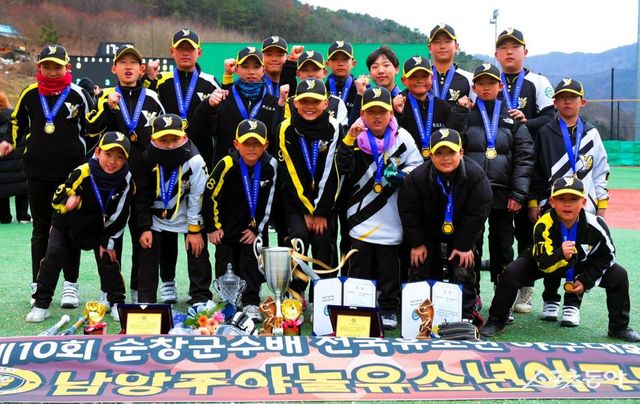 제10회 순창군수배 전국유소년야구대회 유소년리그(U-13) 청룡 우승을 차지한 남양주야놀유소년야구단. 사진제공｜대한유소년야구연맹