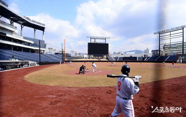 6일 대전한화생명볼파크에서 한화 이글스의 자체 청백전이 열렸다. 시범경기 개막에 앞서 새 홈구장 점검 차원이었다. 대전｜김민성 기자 marineboy@donga.com