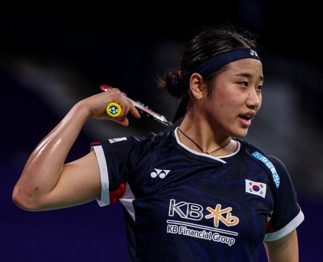 ‘셔틀콕 여제’ 안세영이 9일(한국시간) 프랑스 돔 드 파리에서 열린 천위페이(중국)와 2025오를레앙마스터스 여자단식 결승에서 게임스코어 2-0 완승을 거뒀다. 올해 출전한 3대회에서 모두 금메달을 목에 건 그는 11일부터 열릴 전영오픈에서 2년만의 정상 탈환에 도전한다. 사진출처｜BWF