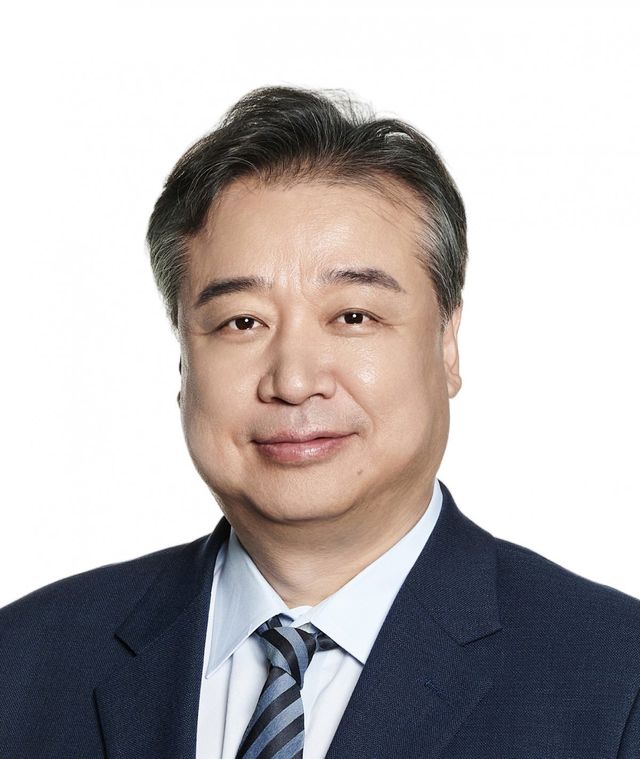 삼성 농구단이 10일 임근배 전 용인 삼성생명 감독을 신임단장으로 선임했다. 2015년부터 2024년까지 삼성생명 감독을 역임했던 임 신임단장은 이제 프런트 수장으로 팀을 새롭게 이끌게 됐다. 그는 “명가 삼성의 영광을 되찾을 수 있도록 힘쓰겠다”고 선임 소감을 밝혔다. 사진제공 ｜삼성 농구단