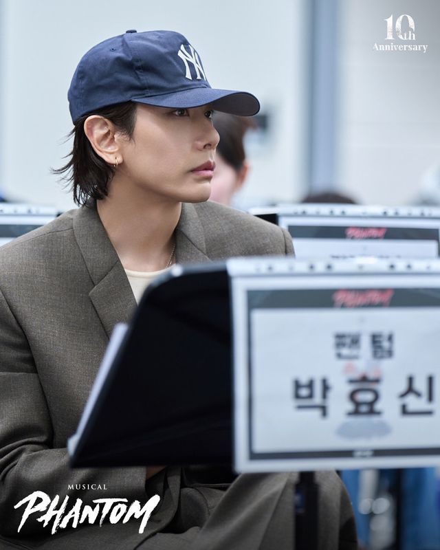 팬텀 역 박효신 (EMK뮤지컬컴퍼니 제공)