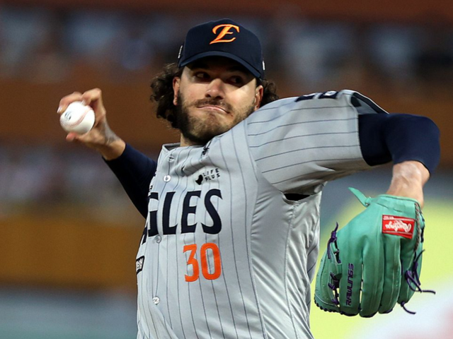 한화 외국인투수 코디 폰세는 류현진이 세운 KBO리그 역대 정규이닝 최다 17탈삼진을 넘고 싶어 한다.&nbsp;15일 인천 SSG전에 등판한 폰세. 사진제공｜한화 이글스