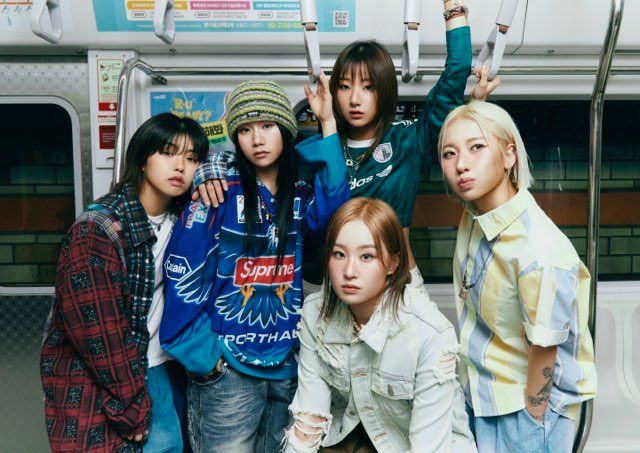 26일 새로운 내용으로 공개하는 ‘Let’s Play! 로티스 어드벤처 퍼레이드’의 안무를 맡은아이키와 댄스 크루 HOOK(훅). 5월 3일 아이키를 포함한 크루 전원이 퍼레이드에 참여하는 이벤트도 진행한다 사진제공｜롯데월드 어드벤처