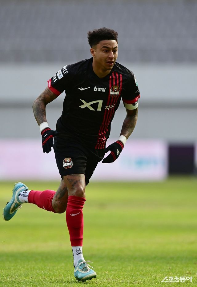 제시 린가드(사진)가 조부 케네스의 성추문 관련 진술을 거부했다고 영국 대중지 더선이 보도했다. 스포츠동아DB