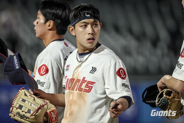 롯데 황성빈이 16일 사직 키움전에서 투수가 공을 1개 던지는 사이 3루에 이어 홈까지 훔쳤다. 롯데는 황성빈의 활약에 힘입어 상승세를 타고 있다. 사진제공｜롯데 자이언츠