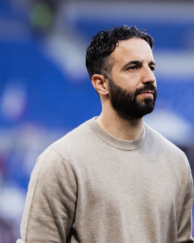 선수들과 잦은 불화로 에릭 텐 하흐 감독과 결별한 맨유는 후벵 아모림 감독(사진)에게 지휘봉을 맡겼으나 역대 최악의 행보를 이어가면서 오히려 조롱받고 있다. 퍼거슨 시대 이후 맨유를 거친 사령탑 가운데 아모림 감독은 가장 처참한 승률을 기록 중이다. 사진출처｜맨체스터 유나이티드 SNS