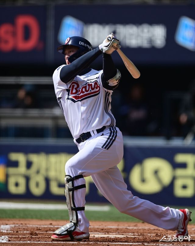 두산 베어스 양석환이 2일 키움 히어로즈와 홈경기에서 올 시즌 첫 홈런을 쳐냈다. 스포츠동아 DB