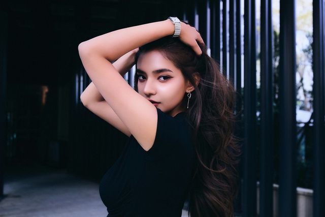 요가·명상의 발원지인 인도. 그곳에서 온 발리우드 톱스타 아누쉬카 센에게 묻지 않을 수 없었다. 과연 요가와 명상은 부침이 심한 연예계에서 심신의 건강을 유지하는 데 정말 도움이 될까? 사진제공|아시아랩