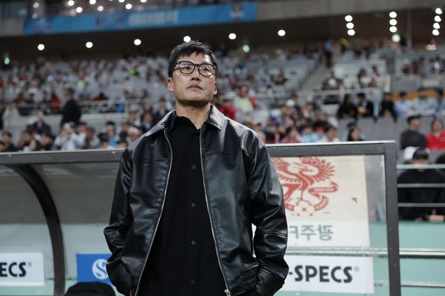 광주 선수단은 21일(한국시간) 2024~2025시즌 ACLE 파이널 스테이지가 열리는 사우디아라비아 제다에 도착했다. 이정효 감독은 26일 알힐랄과 8강을 시작으로 상금과 구단의 위상 제고를 모두 잡겠다는 의지다. 사진제공｜한국프로축구연맹