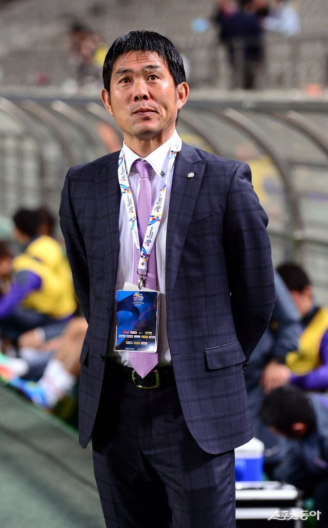 모리야스 하지메 일본축구대표팀 감독은 더 많은 선수들이 유럽 주요 5대리그로 향하길 바란다. 유럽파 차출에만 목을 매진 않고 있지만, 수준 높은 곳에 도전해 그곳에서 역량을 펼치는 선수들이 많아져야 대표팀이 더욱 강해질 수 있다고 믿는다. 스포츠동아DB